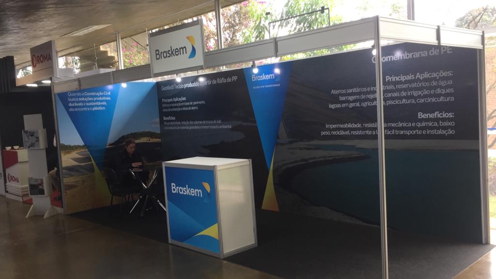 Montagem em Octanorm 6