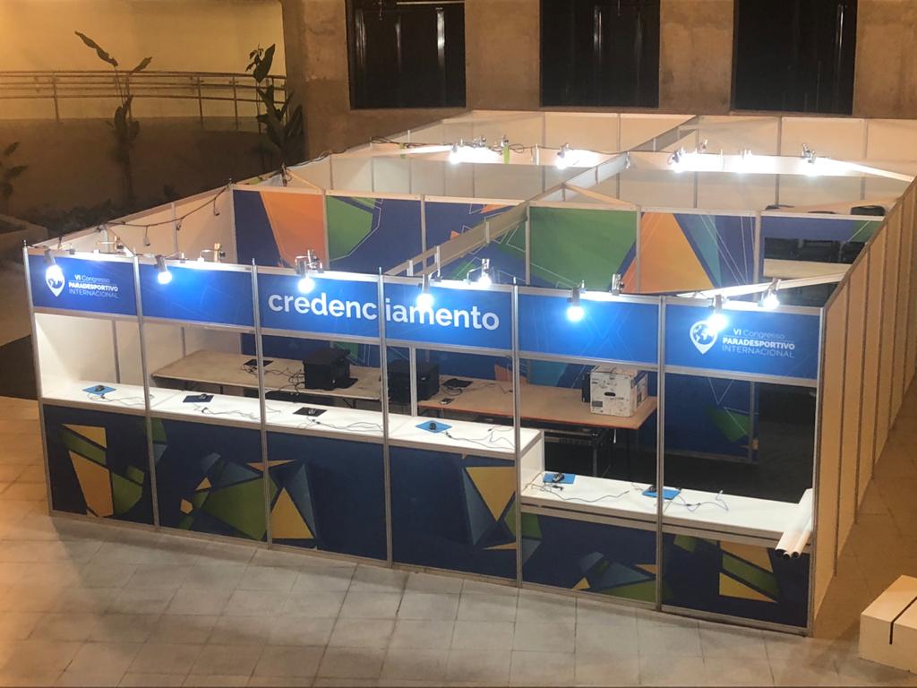 Montagem em Octanorm 8